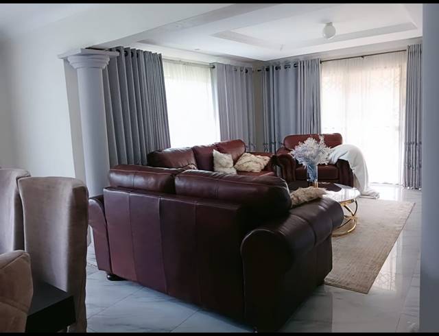 4 BEDROOM FREESTANDING FOR SALE IN SWEETWATERS